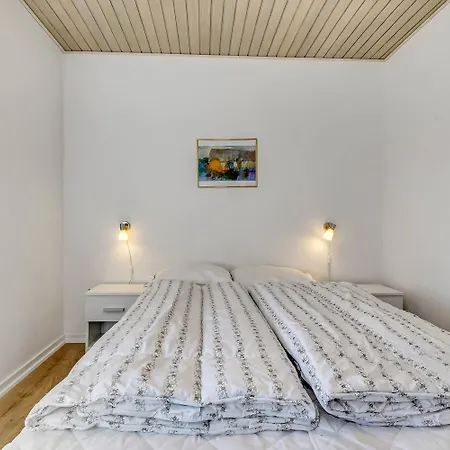 Fully Renovated Near North Sea-sj462